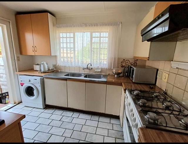 6 BEDROOM HOUSE FOR SALE IN LAUDIUM